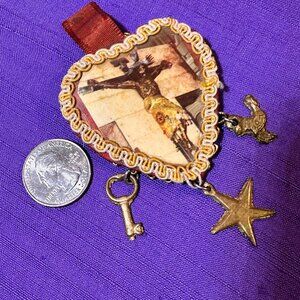 Vintage Folk Art Jesus Brooch / Pin